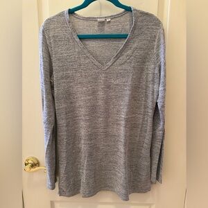 Gap oversize, Gray long sleeve V-neck Tunic with side vents . Size Large EUC